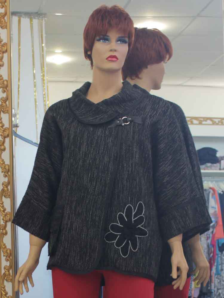 Куртка легкая (ветровка) из буклированной ткани большого размера. Магазин «Пышная Дама», Луганск.