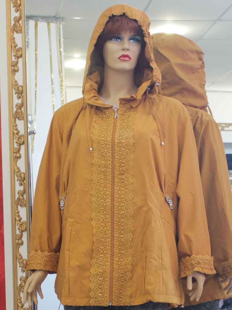 Куртка легкая (ветровка) с отделкой из кружева большого размера, 2018. Магазин «Пышная Дама», Луганск.
